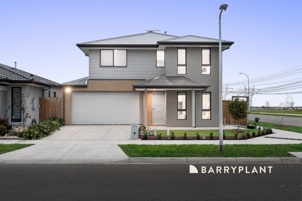 2 BAMBUSA WAY, CLYDE NORTH, VIC 3978