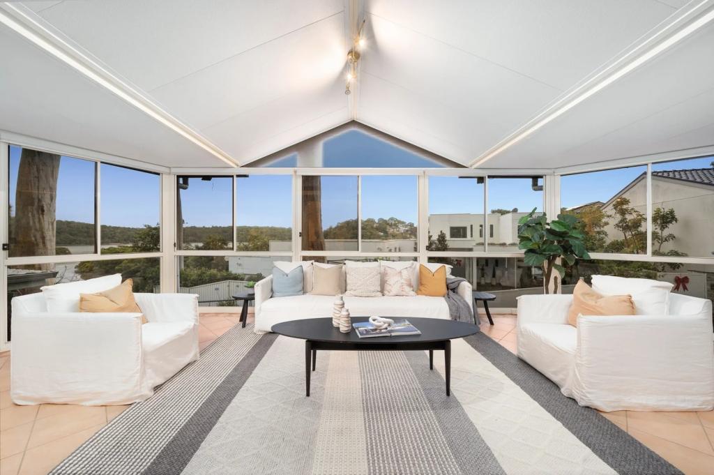 69 Bignell St, Illawong, NSW 2234