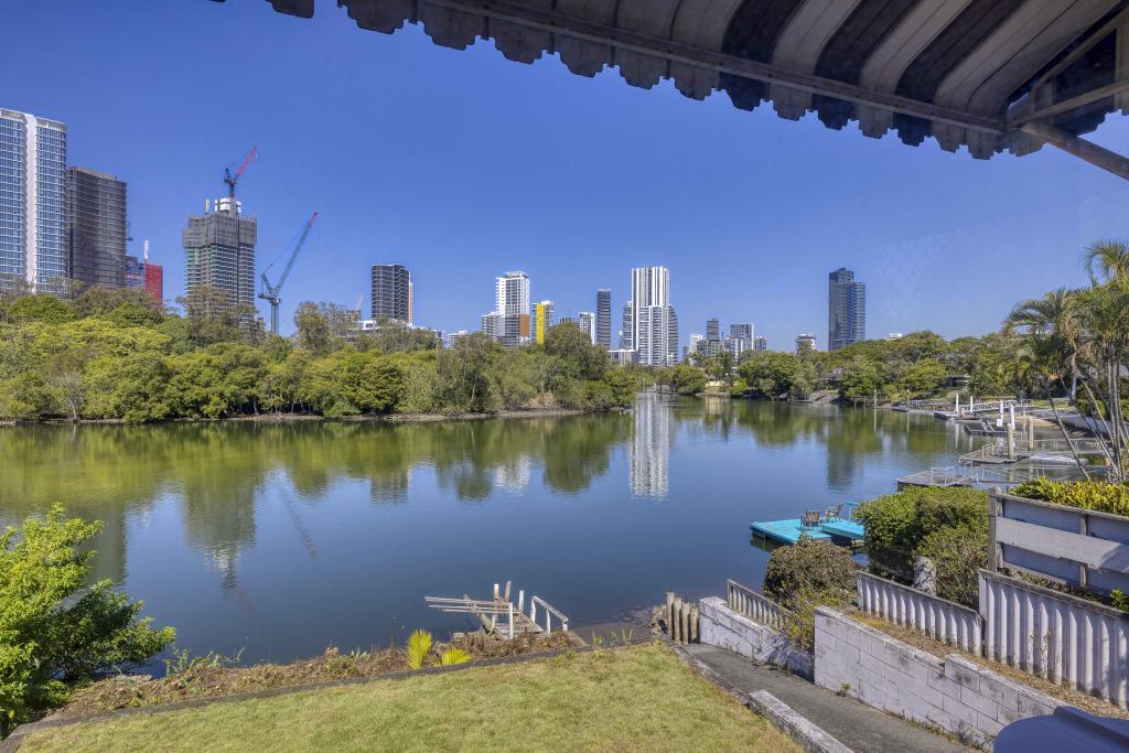 98 SAVOY DR, BROADBEACH WATERS, QLD 4218