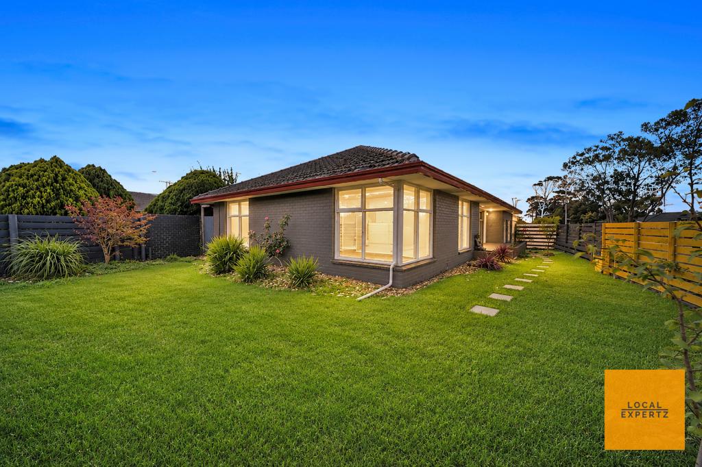 22 Station Rd, Melton South, VIC 3338