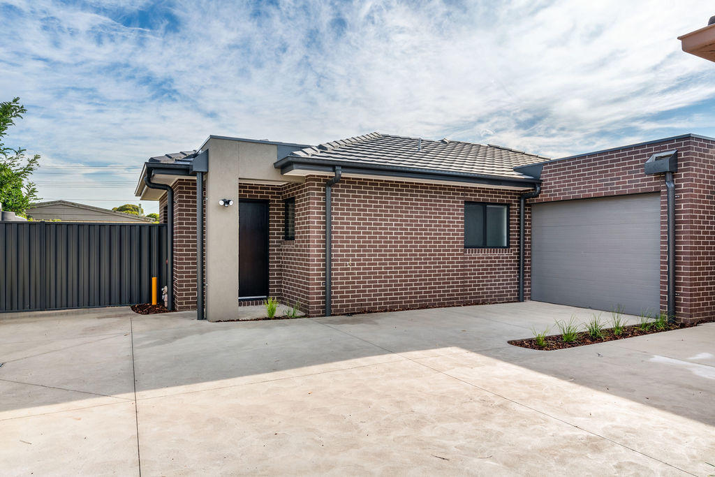 2/7 Honeyeater Pl, Carrum Downs, VIC 3201