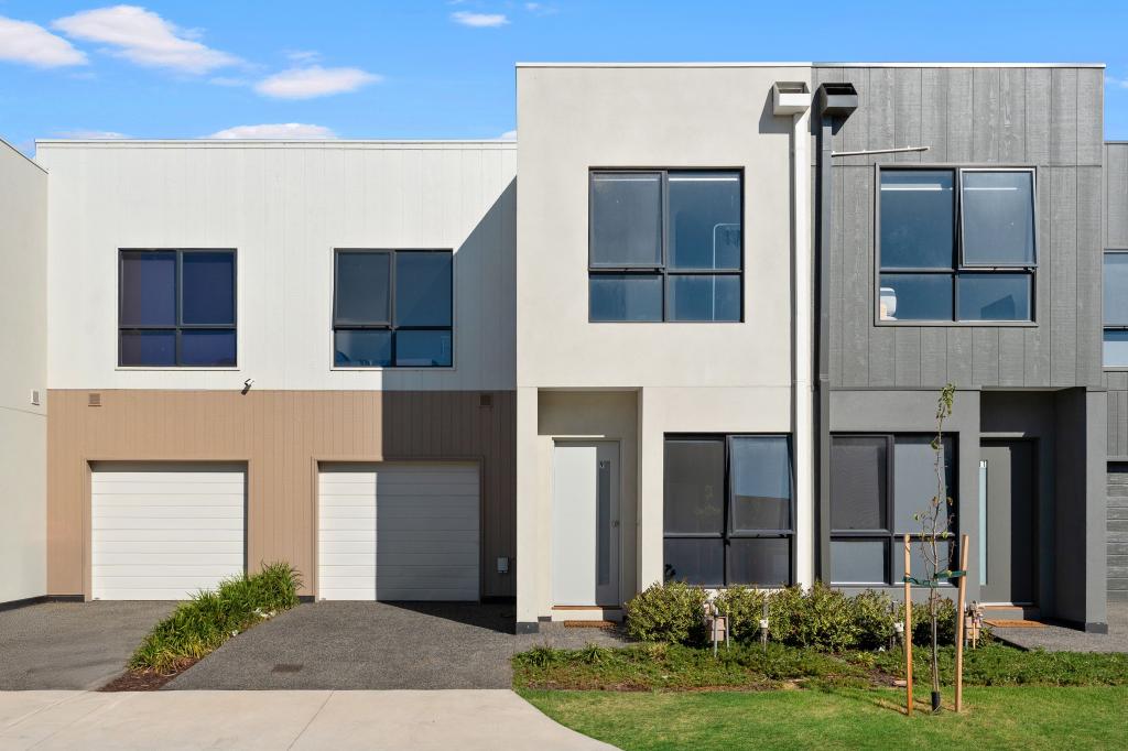 9 Limestone Dr, Berwick, VIC 3806