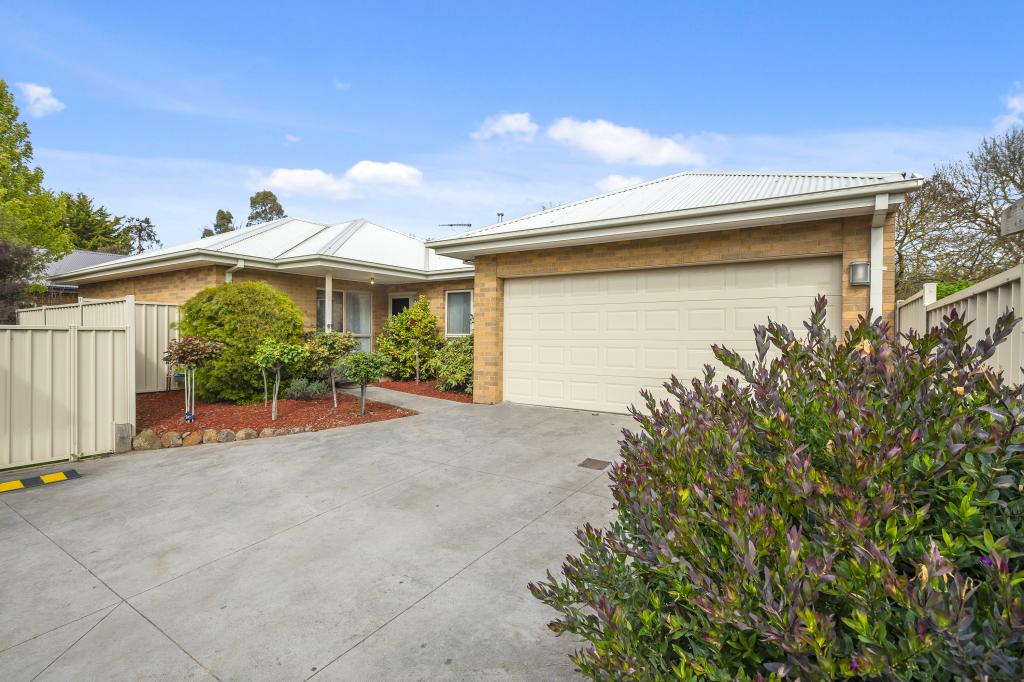 18/97b Barry St, Romsey, VIC 3434