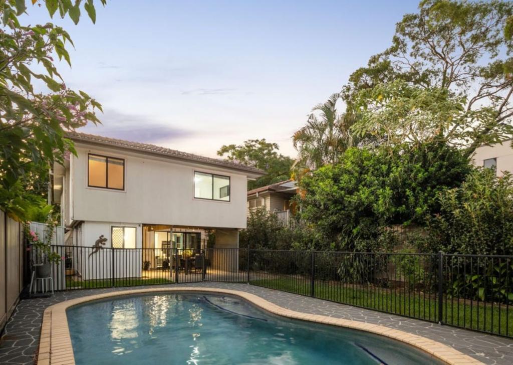 62 Vivian St, Tennyson, QLD 4105