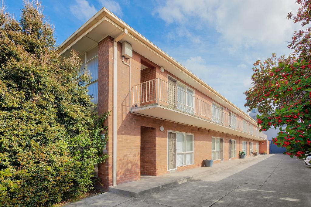 1/16 Kokaribb Rd, Carnegie, VIC 3163