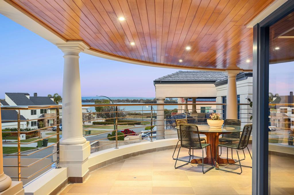152 River Way, Salter Point, WA 6152