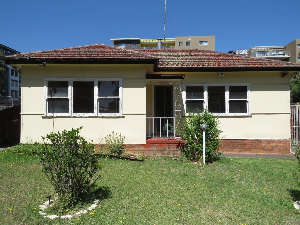 9 Tyler St, Campbelltown, NSW 2560