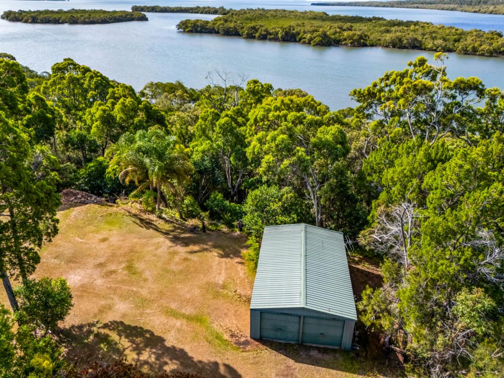 25 KEATS ST, RUSSELL ISLAND, QLD 4184