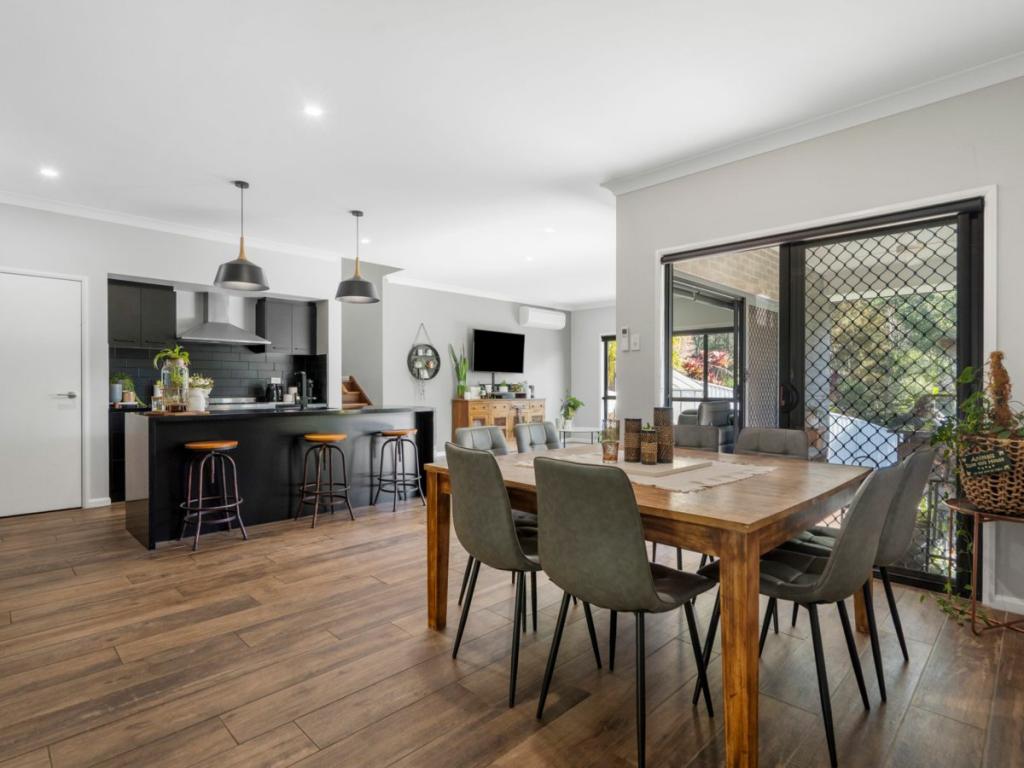 28 Kingcrest Dr, Reedy Creek, QLD 4227
