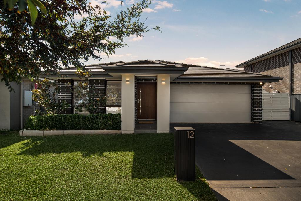 12 CASSINIA AVE, MARSDEN PARK, NSW 2765