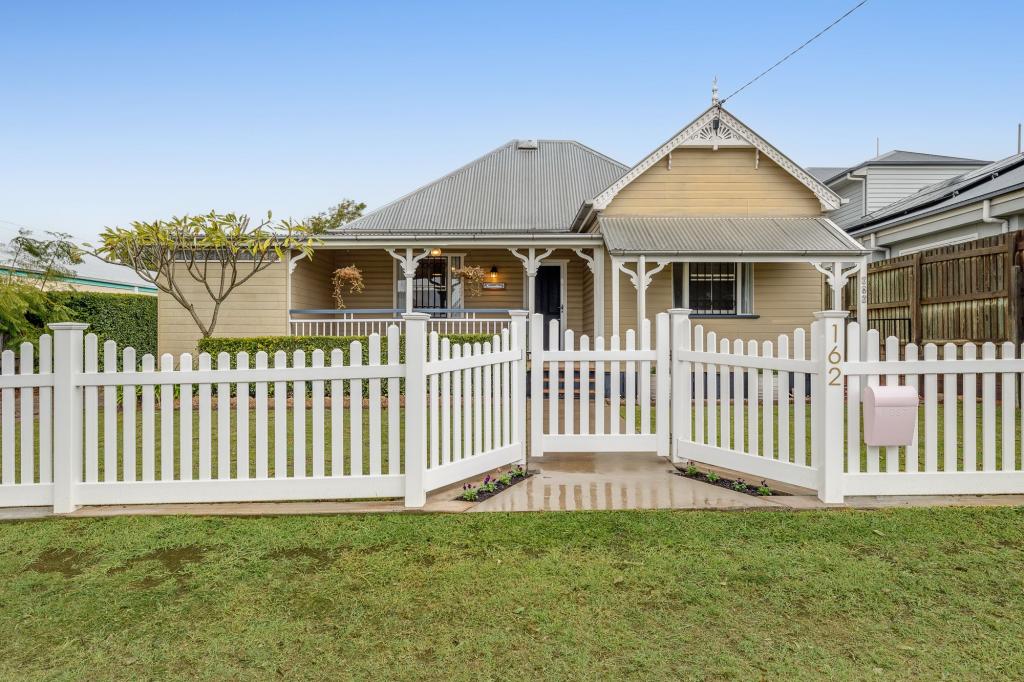162 Spring St, Middle Ridge, QLD 4350