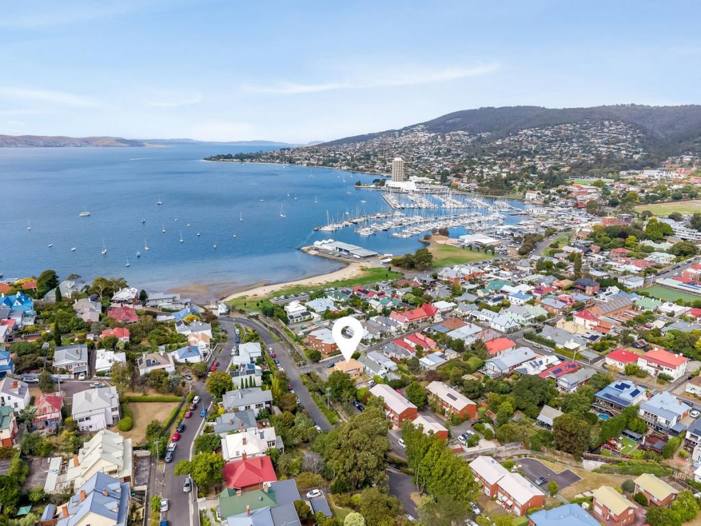 2 Balmoral St, Sandy Bay, TAS 7005