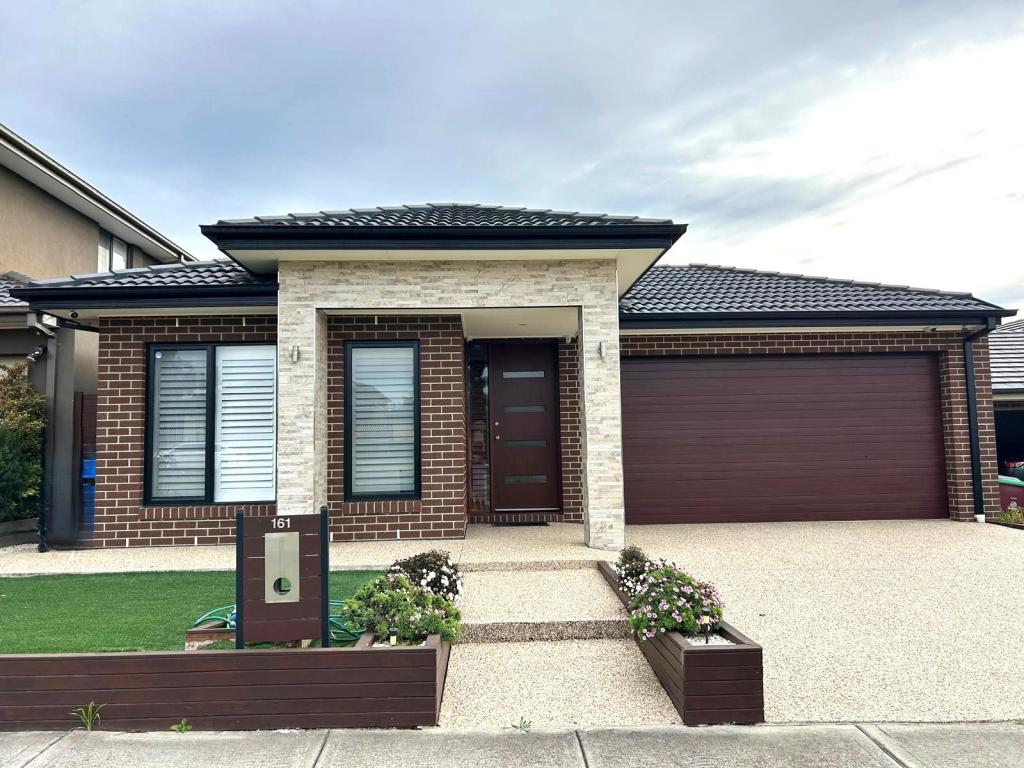 161 Wheelers Park Dr, Cranbourne North, VIC 3977
