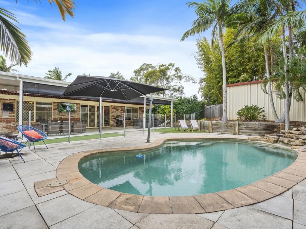 19 Gippsland Dr, Helensvale, QLD 4212