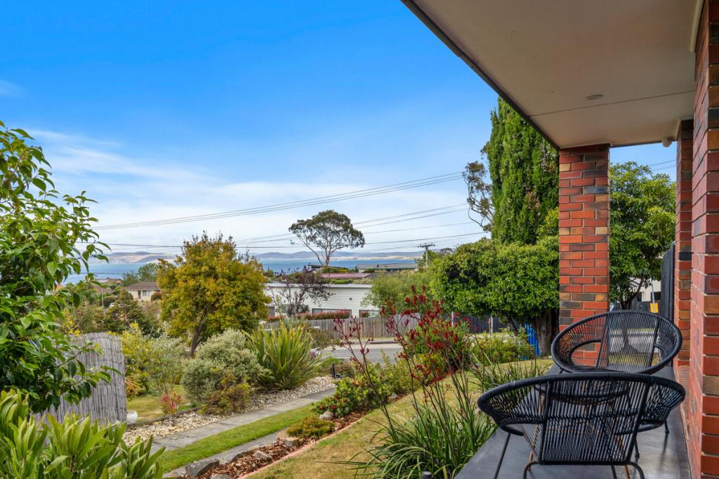 87 Roslyn Ave, Kingston Beach, TAS 7050