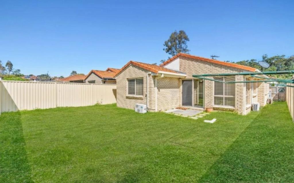 181 GREENACRE DR, ARUNDEL, QLD 4214