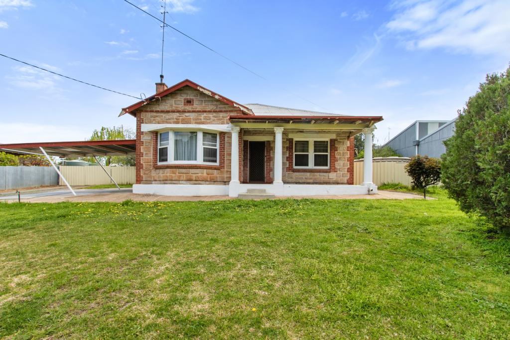 32 New Rd, Clare, SA 5453