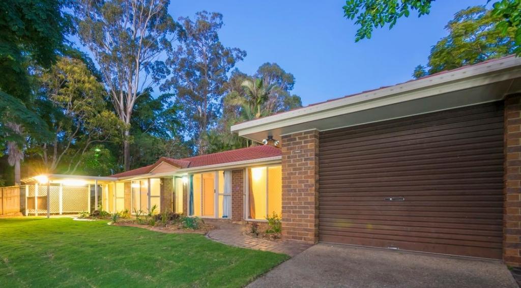 50 Eucumbene Dr, Petrie, QLD 4502