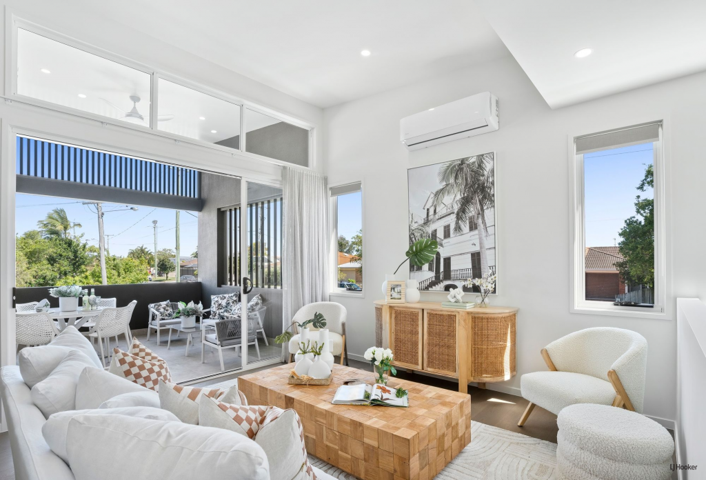 2/27 Ferguson Ave, Labrador, QLD 4215