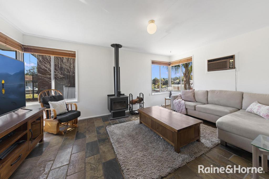 9 Manam Pl, Glenfield, NSW 2167