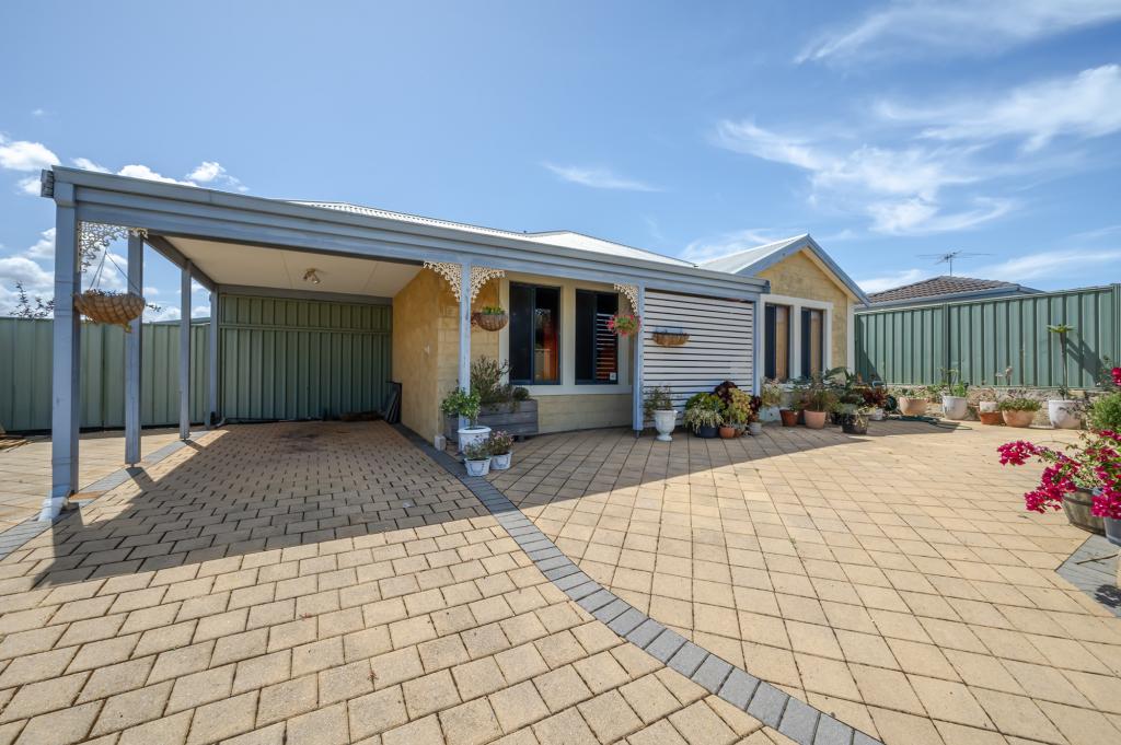 25 Adelong Cct, Merriwa, WA 6030