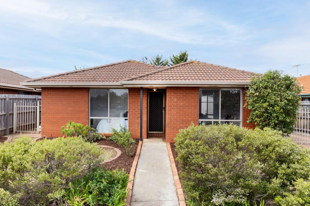 37 Lagarna Dr, Kurunjang, VIC 3337