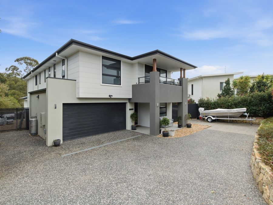 17 Grandview Cl, Sapphire Beach, NSW 2450