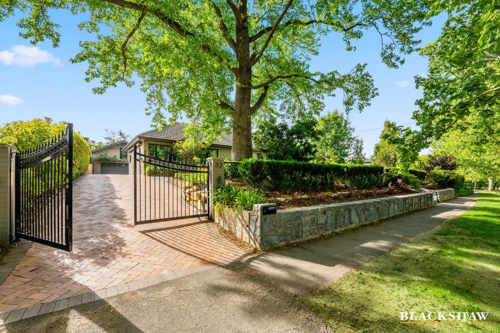 32 Arthur Cir, Forrest, ACT 2603
