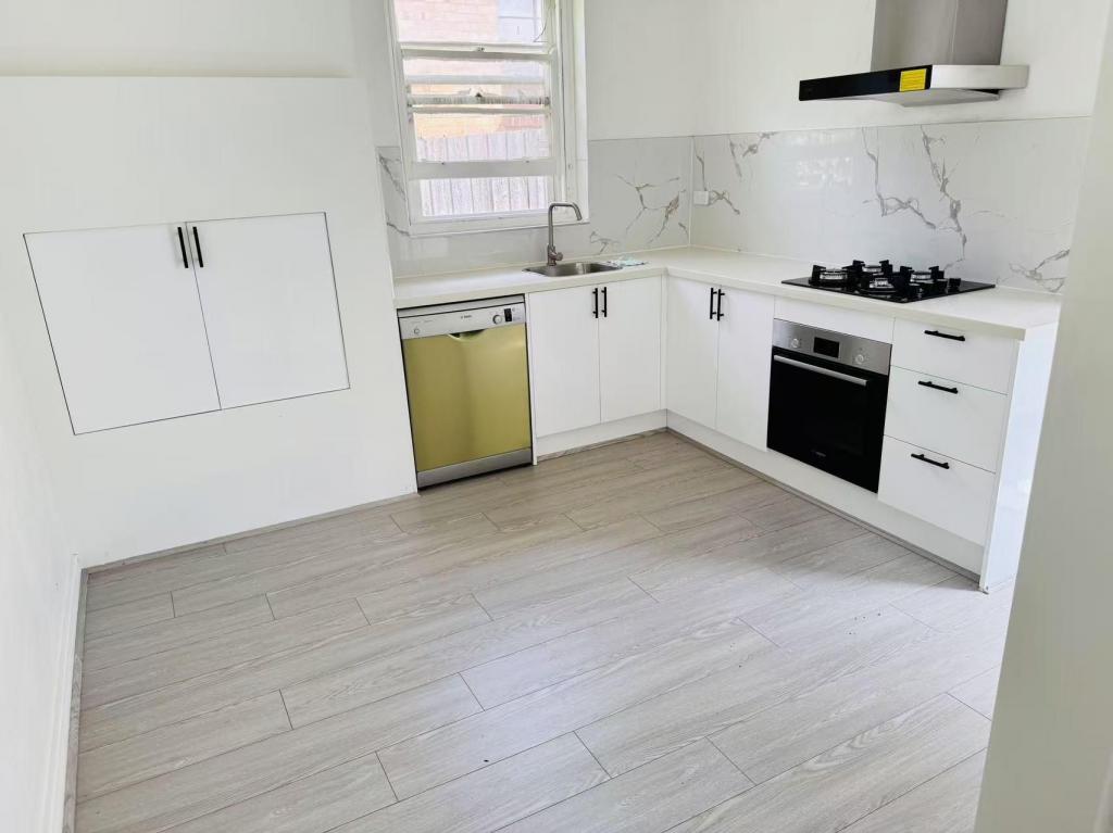 27 GRAHAM PL, BOX HILL, VIC 3128