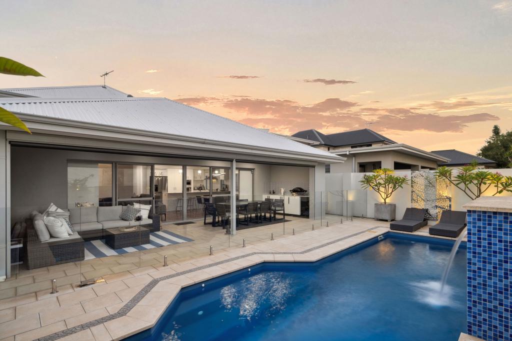 47 Breaksea Dr, North Coogee, WA 6163