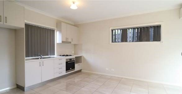 18a Alexandra Cct, St Clair, NSW 2759
