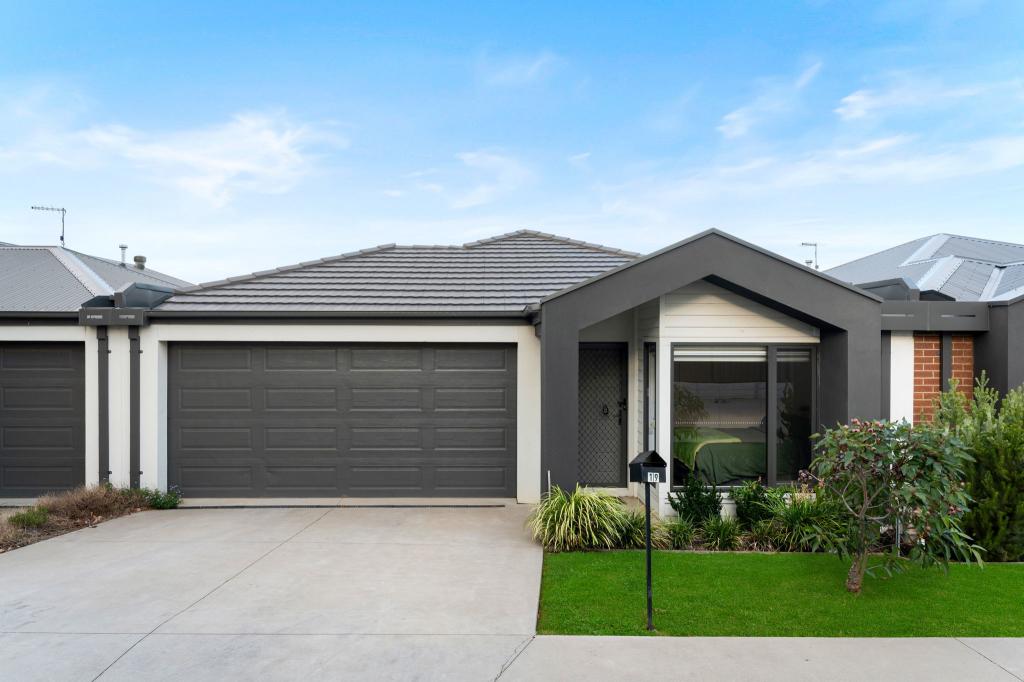 19 Expedition Cct, Pakenham, VIC 3810
