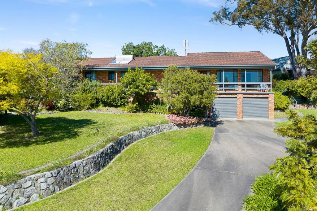 10 Tarourga Pl, Dalmeny, NSW 2546