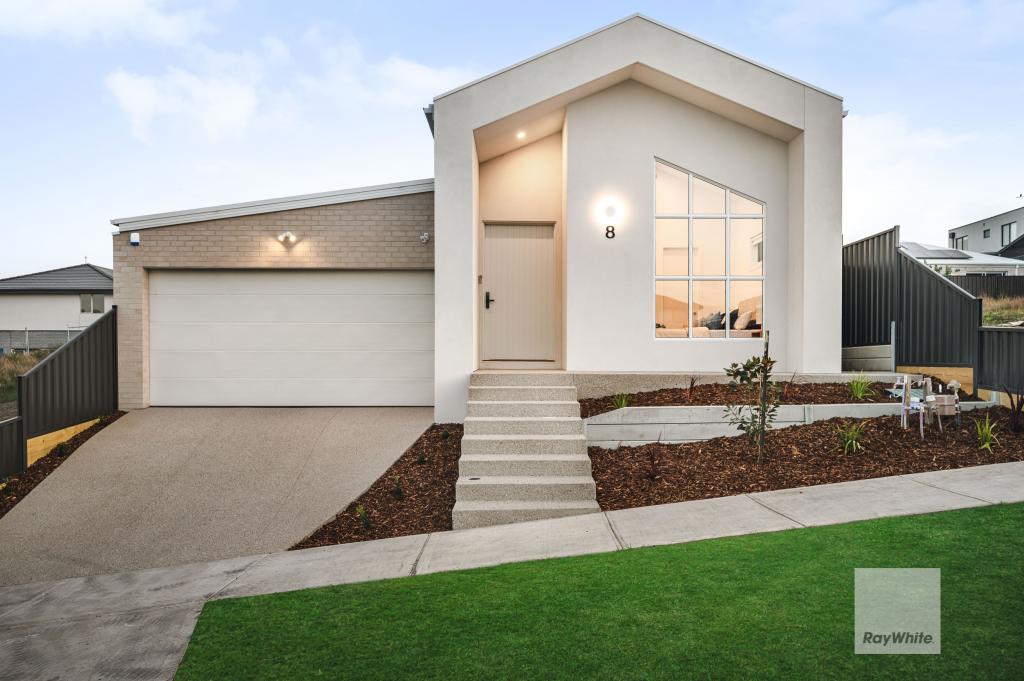 8 Ciara Vista Rd, Greenvale, VIC 3059
