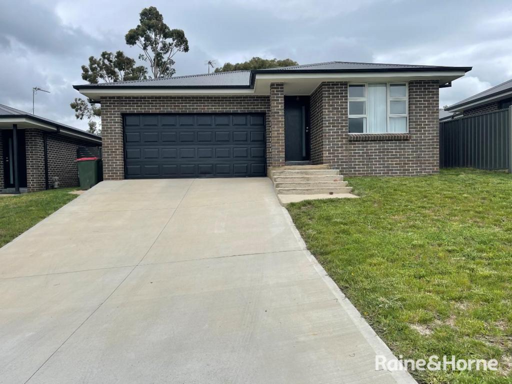 27 Emmaville St, Orange, NSW 2800