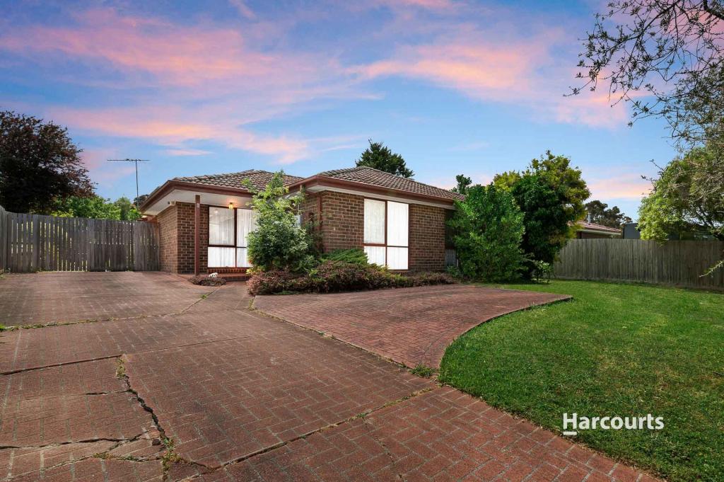 8 Smethurst Ave, Pakenham, VIC 3810