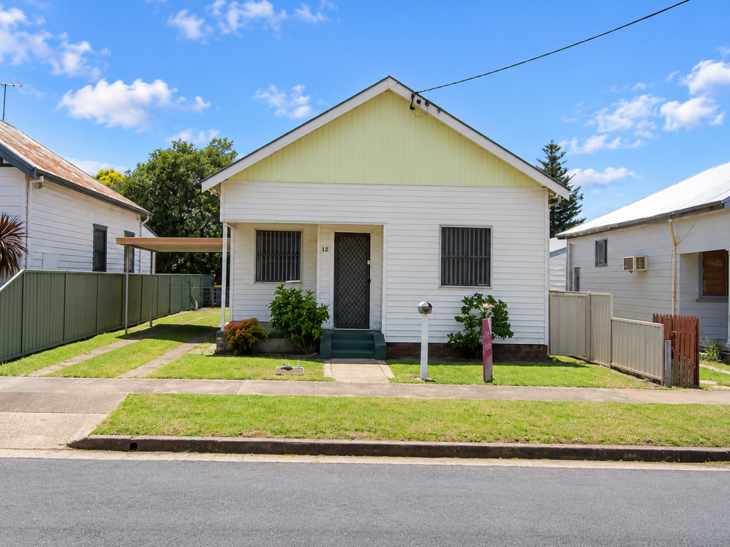 12 Albert St, Mayfield, NSW 2304
