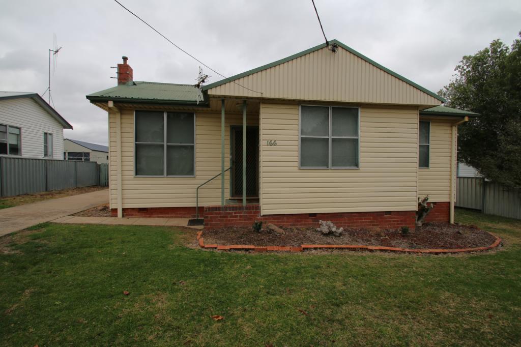 166 Clinton St, Orange, NSW 2800