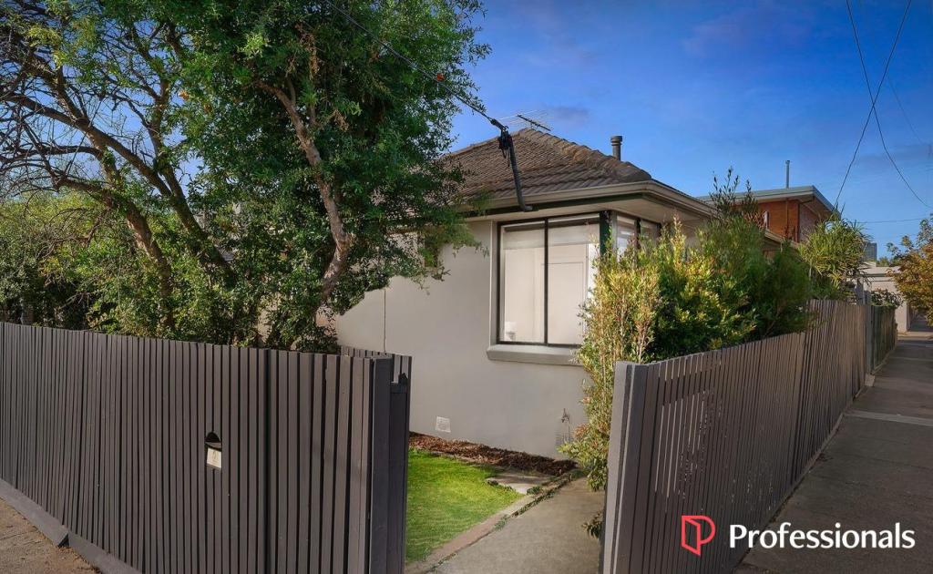 2 CHATHAM ST, FOOTSCRAY, VIC 3011