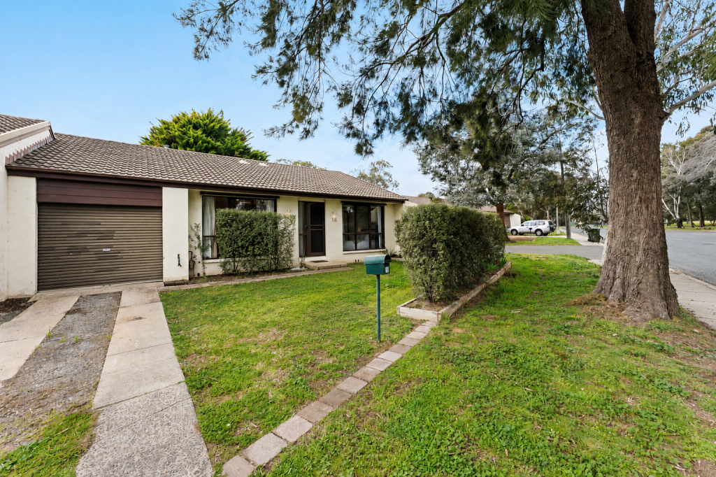 16/31 Moyes Cres, Holt, ACT 2615