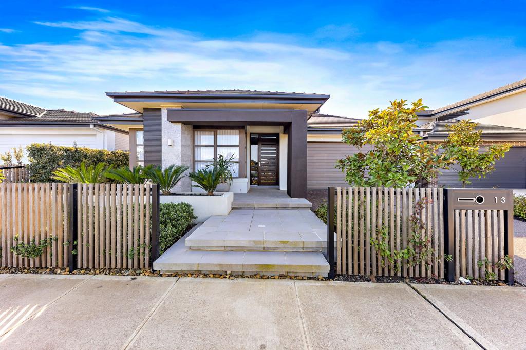 13 Oconnor Ave, Clyde North, VIC 3978