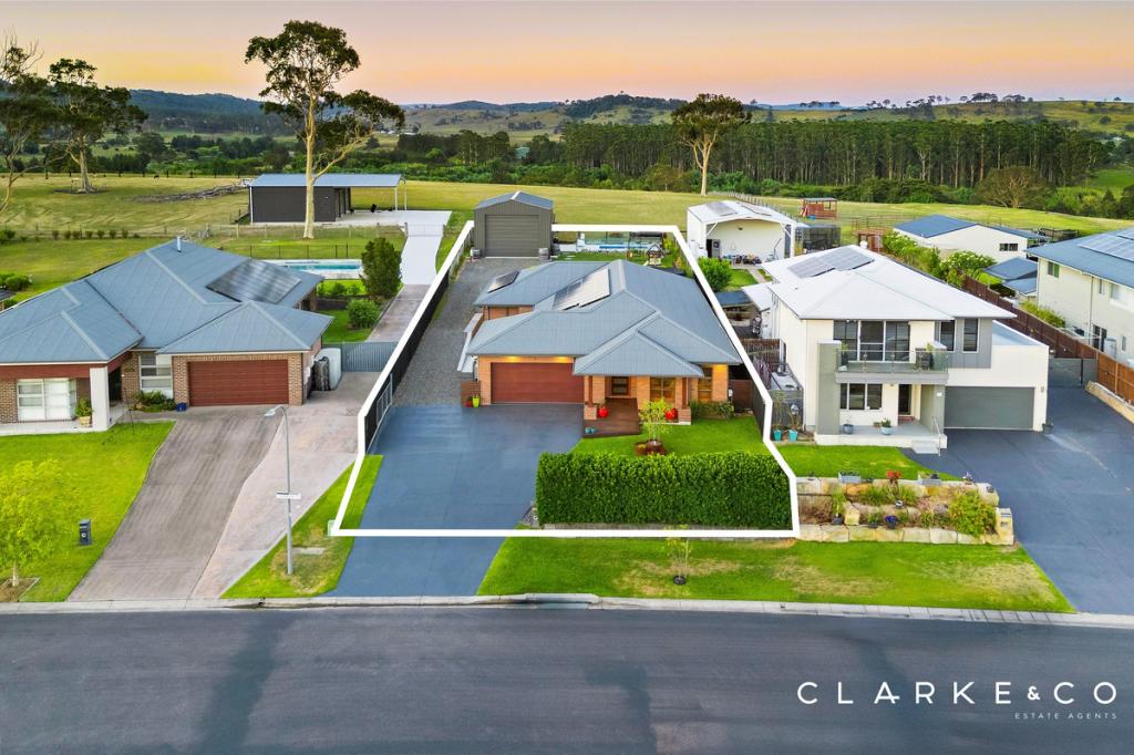 14 Cockatoo Rdge, Aberglasslyn, NSW 2320