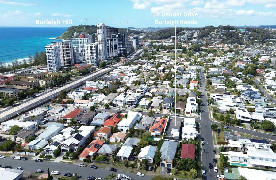 19 DEODAR DR, BURLEIGH HEADS, QLD 4220
