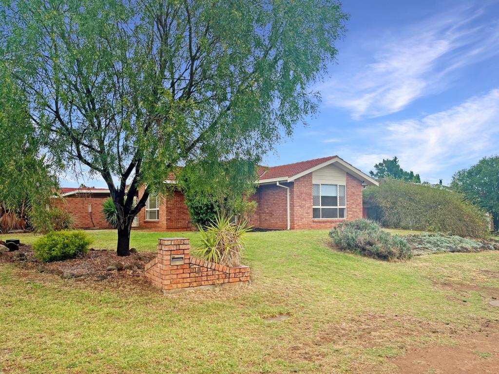 54 Murrayfield Dr, Dubbo, NSW 2830