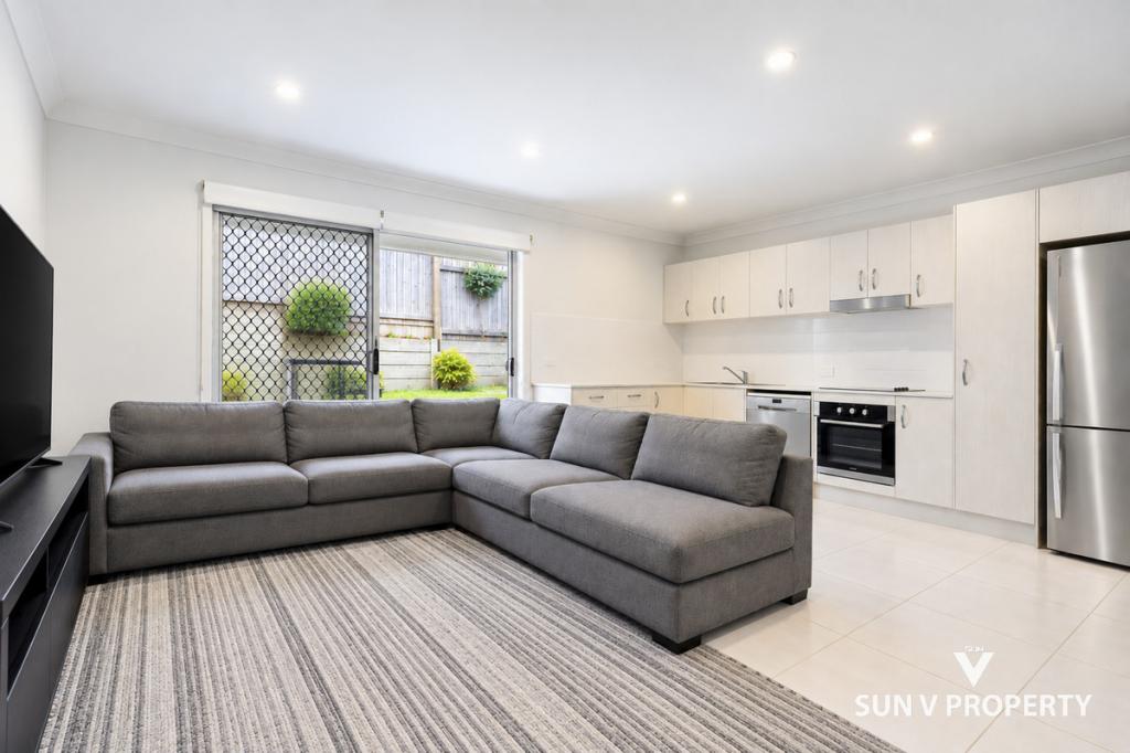 12 SAPPHIRE CRES, REDBANK PLAINS, QLD 4301