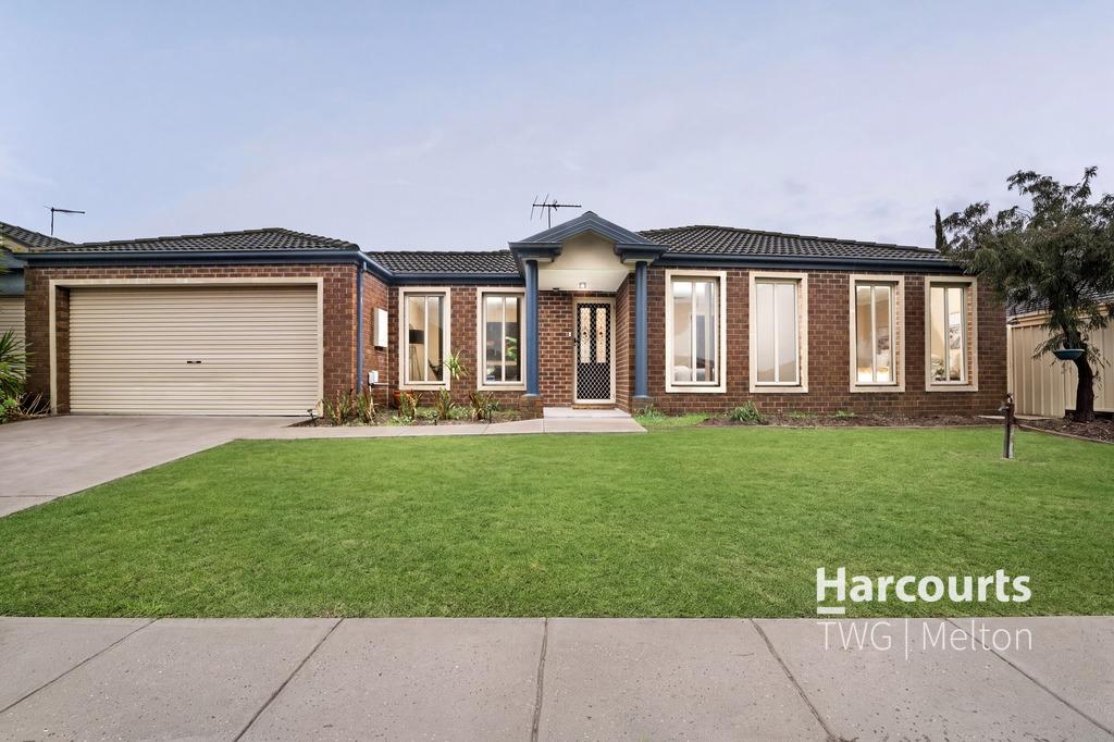 13 Fiddlewood Turn, Harkness, VIC 3337