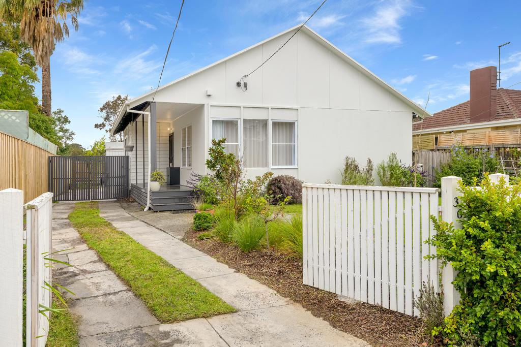 36 Pine St, Frankston North, VIC 3200