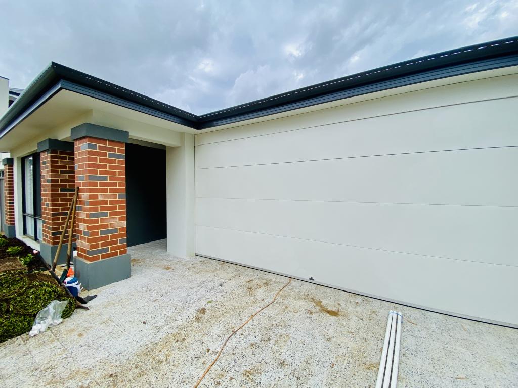 33 Lyrebird Sq, Ballajura, WA 6066