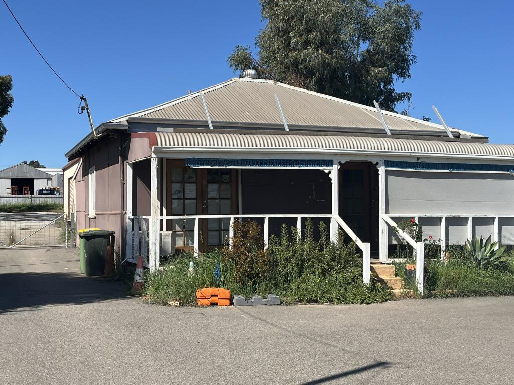 12 YORK RD, NORTHAM, WA 6401