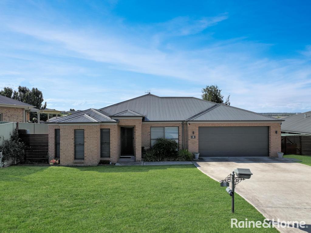 9 Freeman Cct, Llanarth, NSW 2795